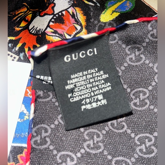 100% Gucci Silk Monogram Courrier Print Scarf - Picture 6 of 13